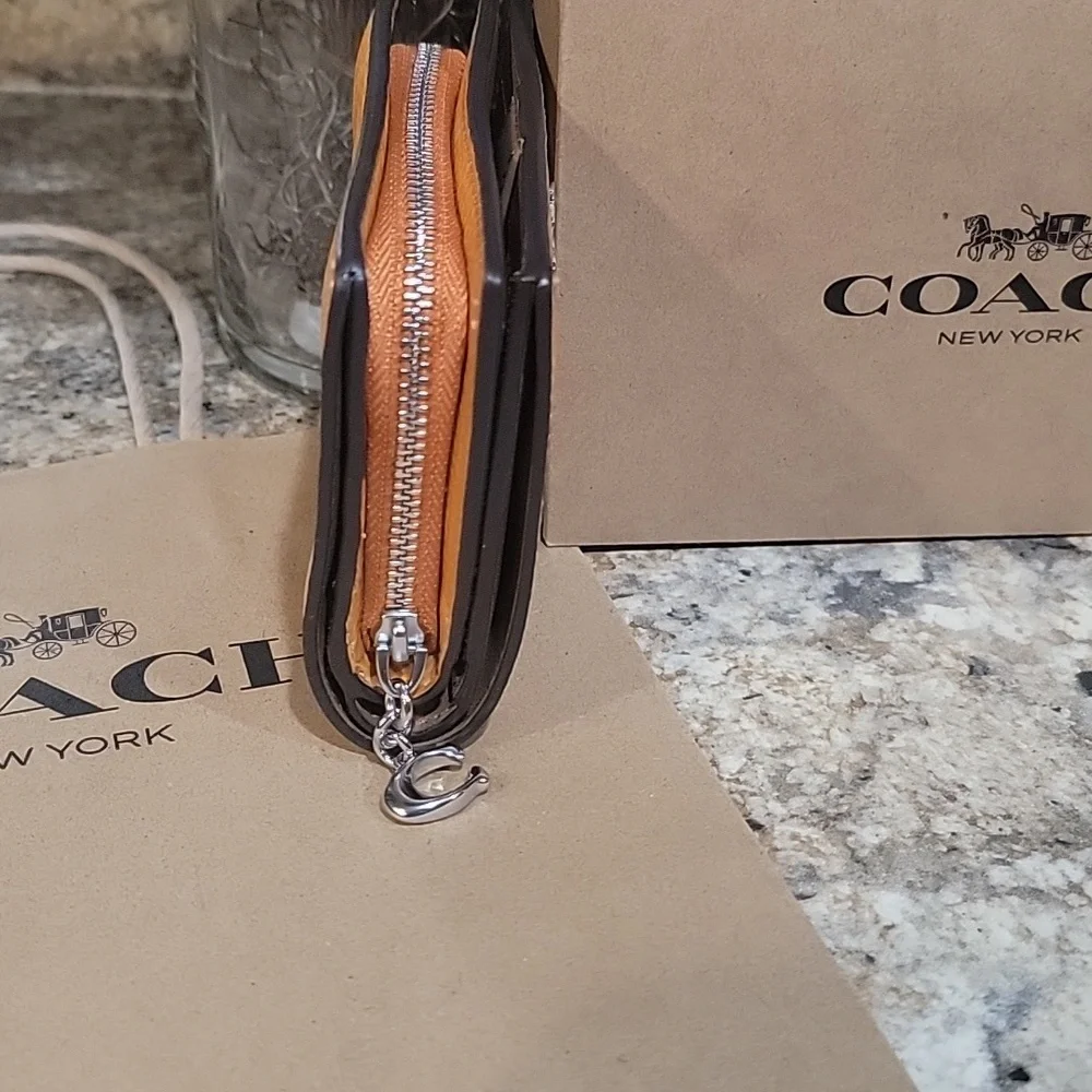 COACH NWT SNAP WALLET